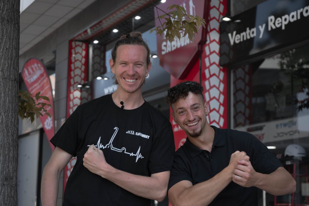 Francesc Alonso, CEO de SABWAY y Javi Espinosa, piloto y embajador SABWAY. 